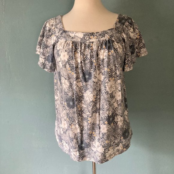 LOFT Tops - Loft Outlet short sleeve square neck butterfly sleeve top size medium